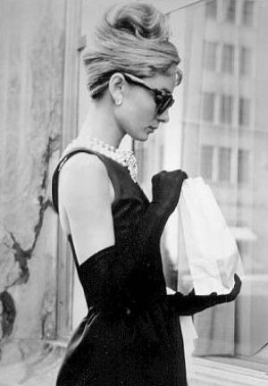 Audrey Hepburn costumes - Breakfast-at-Tiffanys-audrey-hepburn.jpg